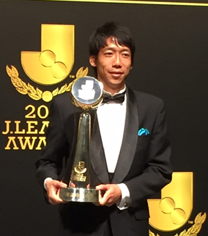 中村憲剛、初MVP受賞で最年長受賞記録更新　～Ｊリーグアウォーズ2016～