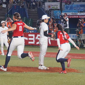 日本、連夜のサヨナラ負け　アメリカが連覇で東京五輪切符獲得　～世界女子ソフトボール選手権～